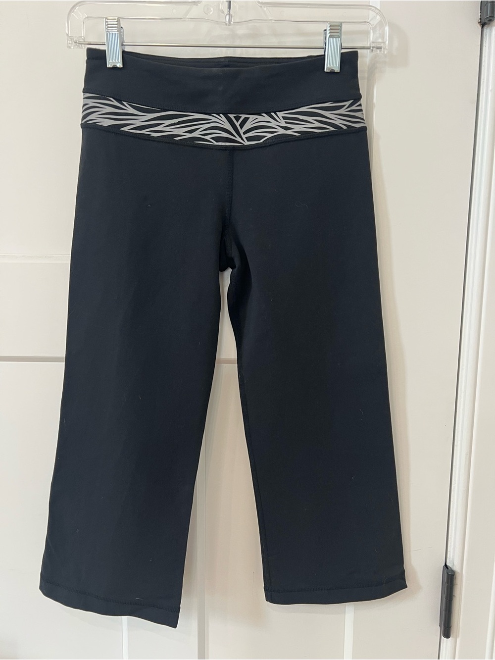 Women’s Reversible lululemon Black Cropped Athletic Leggings